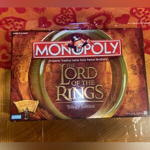 Monopoly - Lord of the Rings Trilogy Edition Game